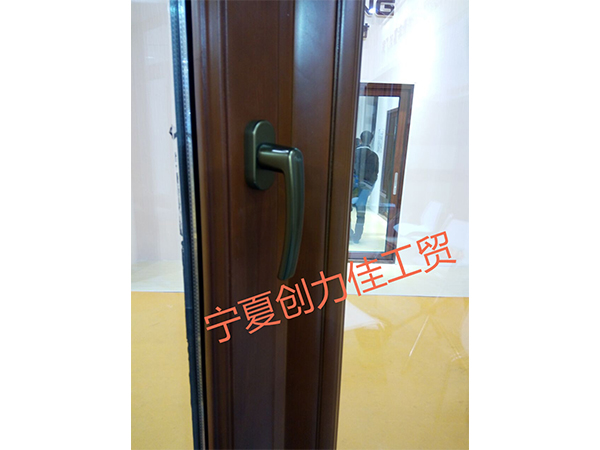 鋁包木門窗